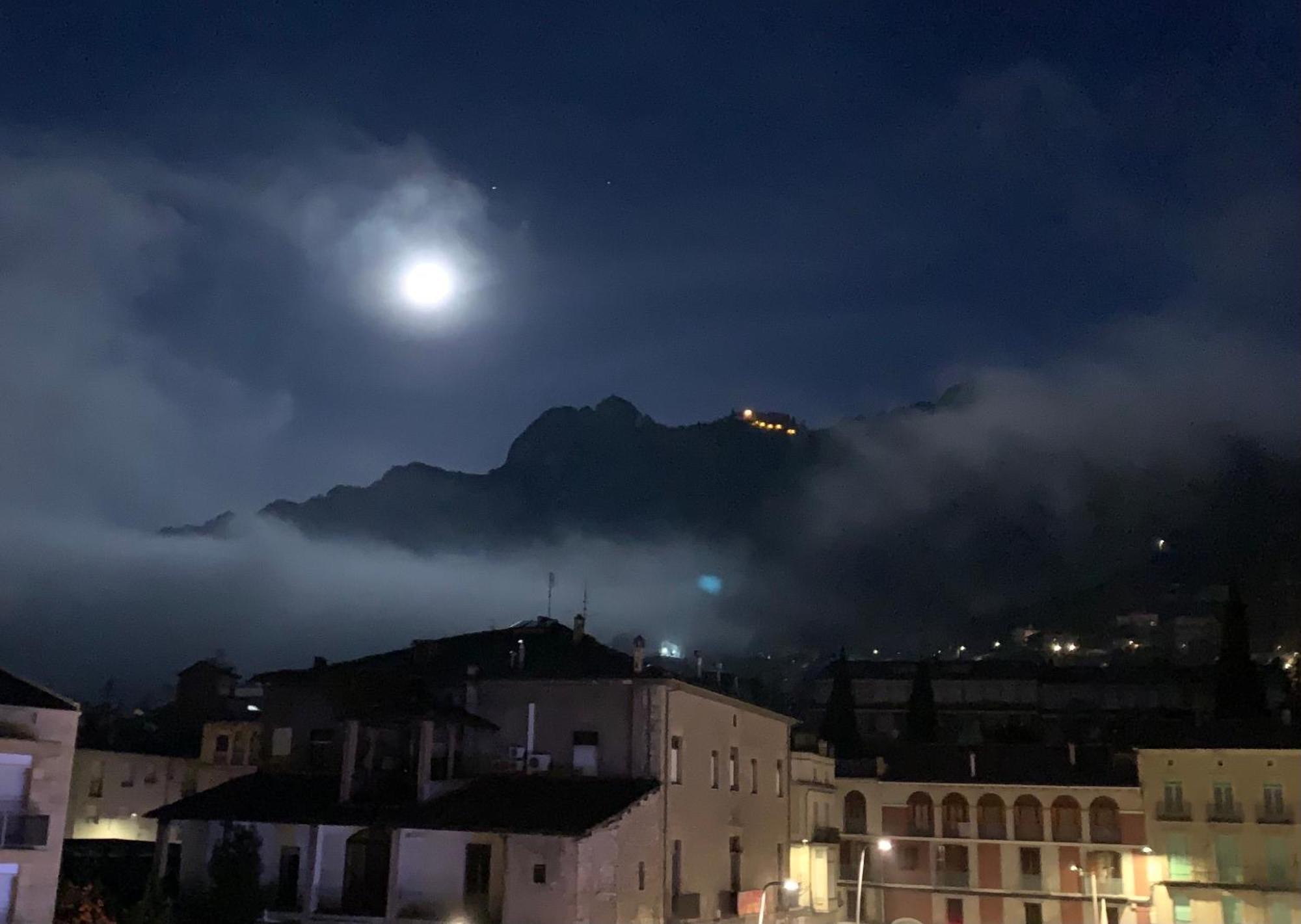 El Segon Pis Appartement Berga Buitenkant foto